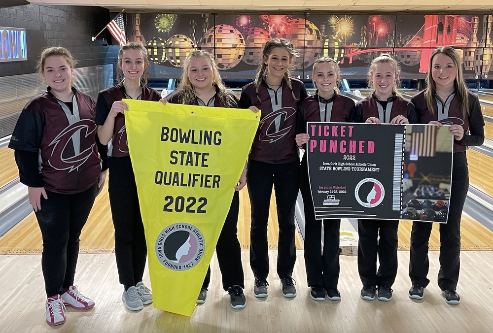 Clarke Qualifies Individuals and Girls Team for State Bowling