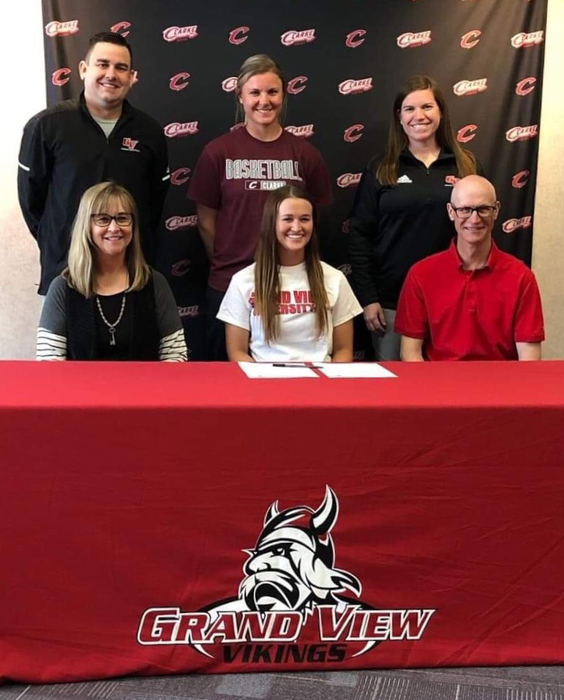Megan Linskens signing with grand view